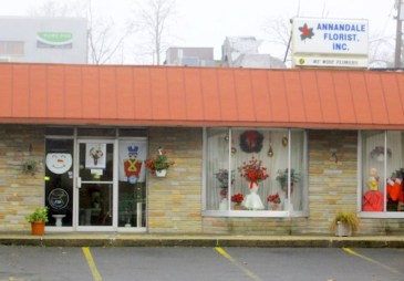 An local landmark for many years closes its doors. Photo from The Annandale VA Blog.
